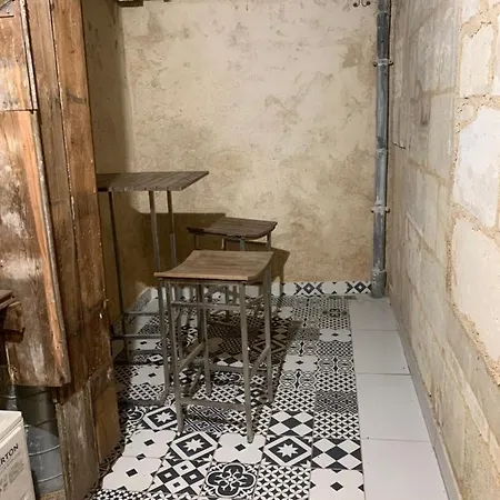 Cosy Avec Climatisation Et Patio Centre Historique De Apartament