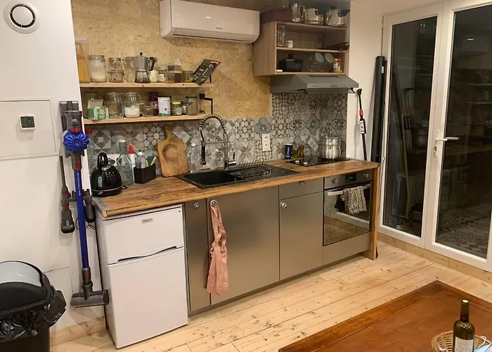 Cosy Avec Climatisation Et Patio Centre Historique De Appartamento *