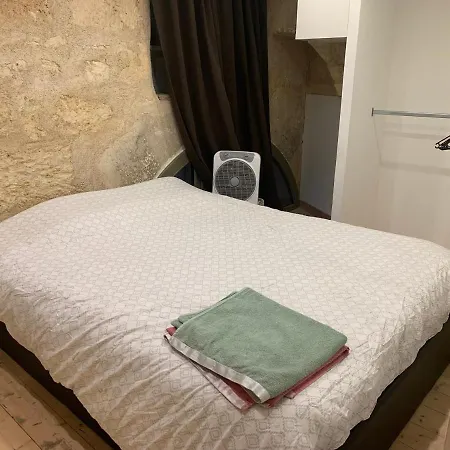 Daire Cosy Avec Climatisation Et Patio Centre Historique De Bordeaux